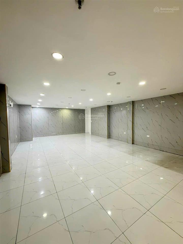 Cho thuê nhà 1 trệt 4 lầu mặt tiền đường nguyễn việt hồng, trung tâm cần thơ