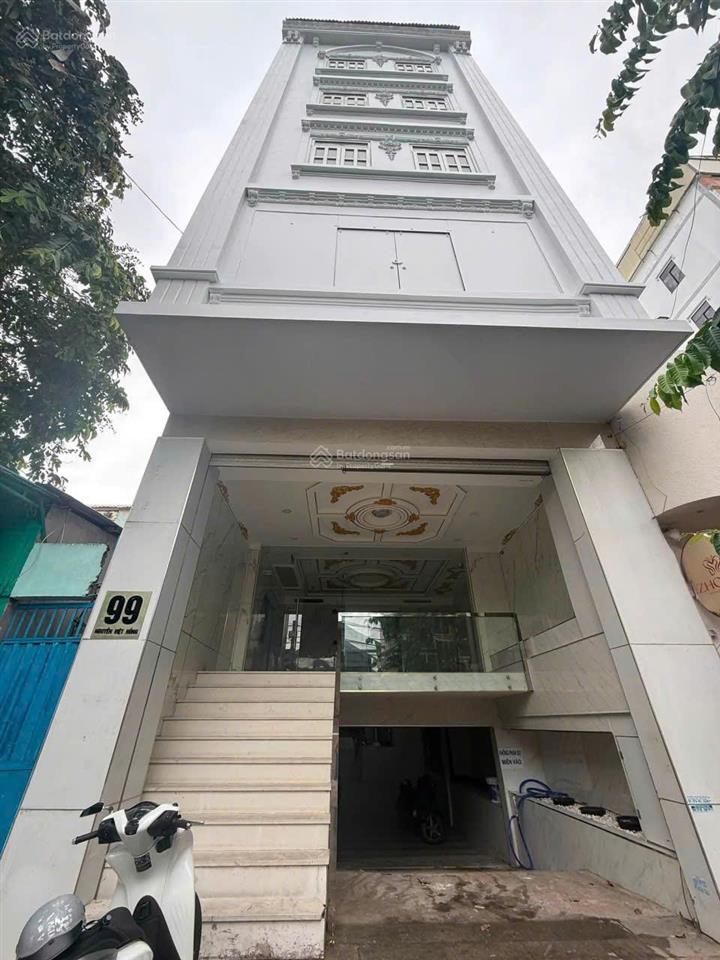 Cho thuê nhà 1 trệt 4 lầu mặt tiền đường nguyễn việt hồng, trung tâm cần thơ