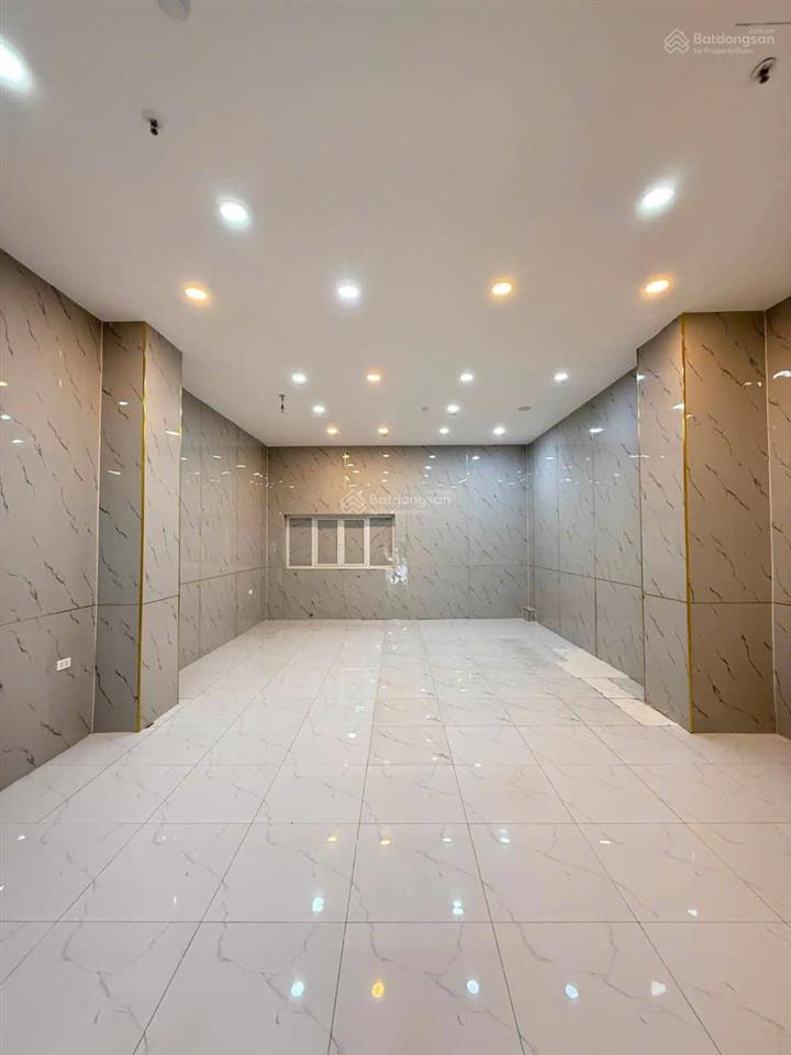 Cho thuê nhà 1 trệt 4 lầu mặt tiền đường nguyễn việt hồng, trung tâm cần thơ