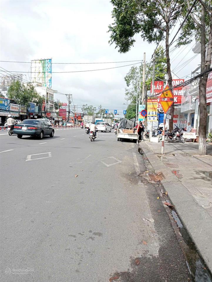 Cho thuê nhà mặt tiền trung tâm quận ninh kiều, mặt tiền đường nguyễn văn cừ, gần đại học y dược