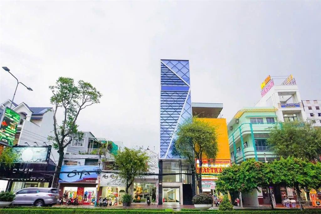 Cho thuê tòa nhà mặt tiền đường 30/4, gần đại lộ hòa bình, cách ngã 3 quang trung 30m