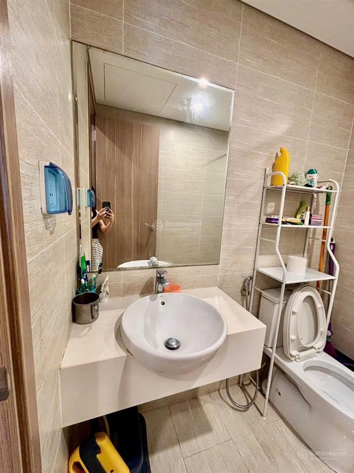 Hiếm có 1 căn hộ 1pn+1 43m  3 tỷ, tầng đẹp the sakura vinhomes smart city