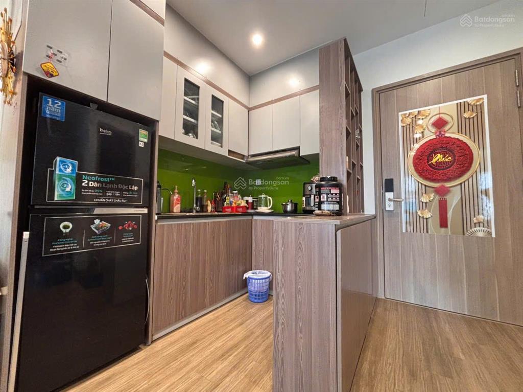 Hiếm có 1 căn hộ 1pn+1 43m  3 tỷ, tầng đẹp the sakura vinhomes smart city
