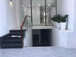 Bán tòa nhà 7 tầng, hầm, thang máy, 10 phòng cho thuê, dòng tiền 50tr/tháng giáp q1, giá 18,5 tỷ