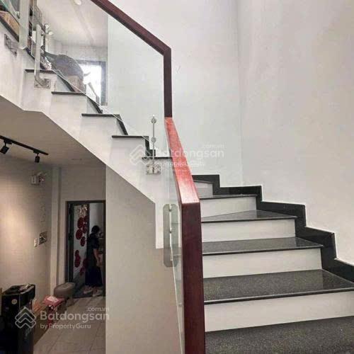 Bán nhà bình thạnh 5 tầng, hầm, thang máy, 10 phòng, dòng tiền 50tr/tháng giáp q1, giá 17,9 tỷ