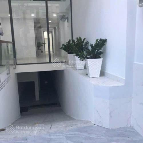Bán nhà bình thạnh 5 tầng, hầm, thang máy, 10 phòng, dòng tiền 50tr/tháng giáp q1, giá 17,9 tỷ
