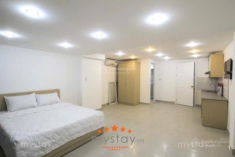 Toà chdv huỳnh văn bánh, hxh né nhau, 13 phòng thang máy, dòng tiền 70 tr/th, trung tâm phú nhuận
