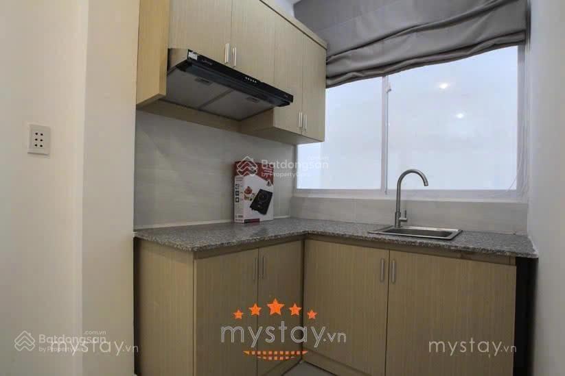 Toà chdv huỳnh văn bánh, hxh né nhau, 13 phòng thang máy, dòng tiền 70 tr/th, trung tâm phú nhuận