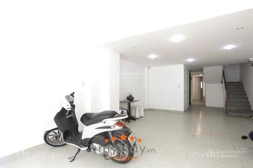 Toà chdv huỳnh văn bánh, hxh né nhau, 13 phòng thang máy, dòng tiền 70 tr/th, trung tâm phú nhuận