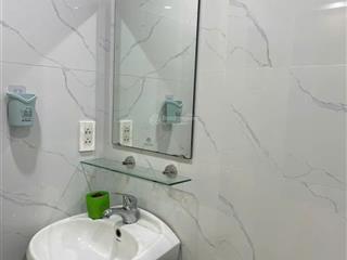 Chính chủ cần cho thuê căn 2pn, 2wc ban công hướng đông nam đẹp, thoáng mát, chỉ 8tr