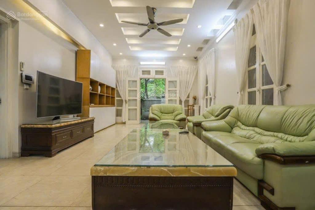 Biệt thự trung văn 179m x 5 tầng ,thang máy nhập khẩu,gara 4 ô tô ,view công viên thoáng vĩnh viễn.