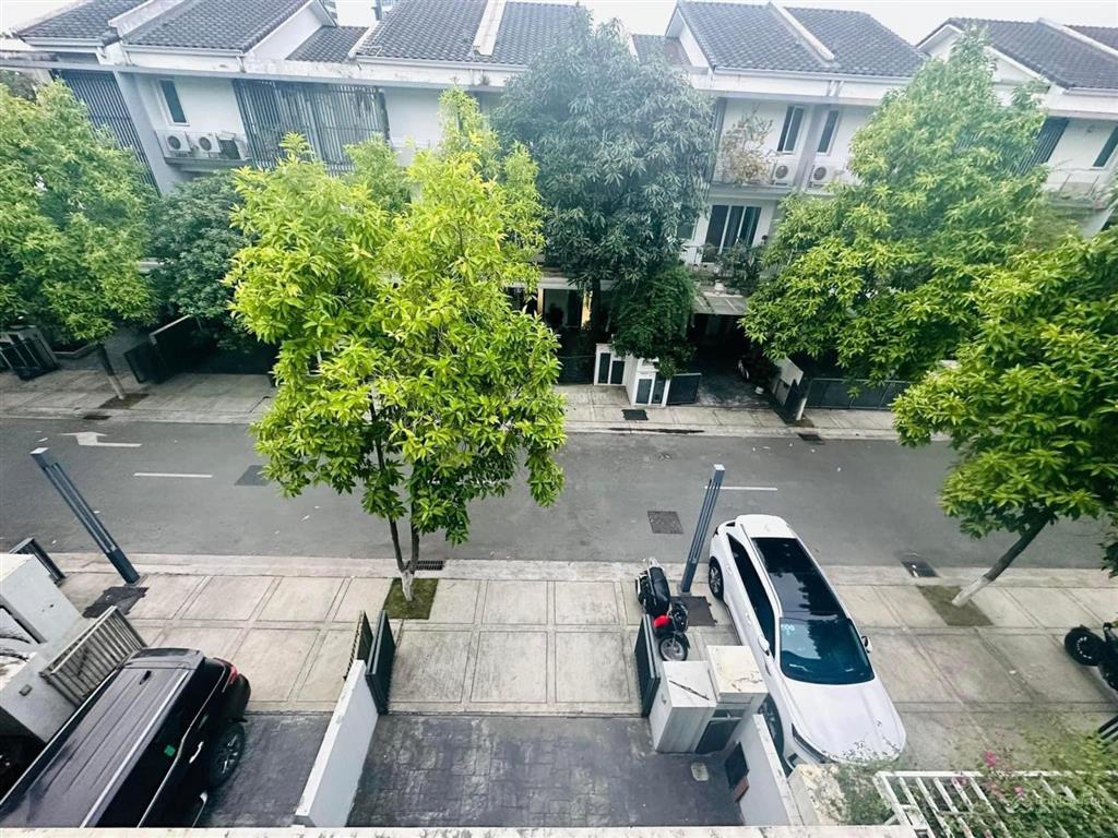 Gia đình cần bán bán biệt thự parkcity hà nội, 120m2, mặt tiền 6m, giá hợp lý