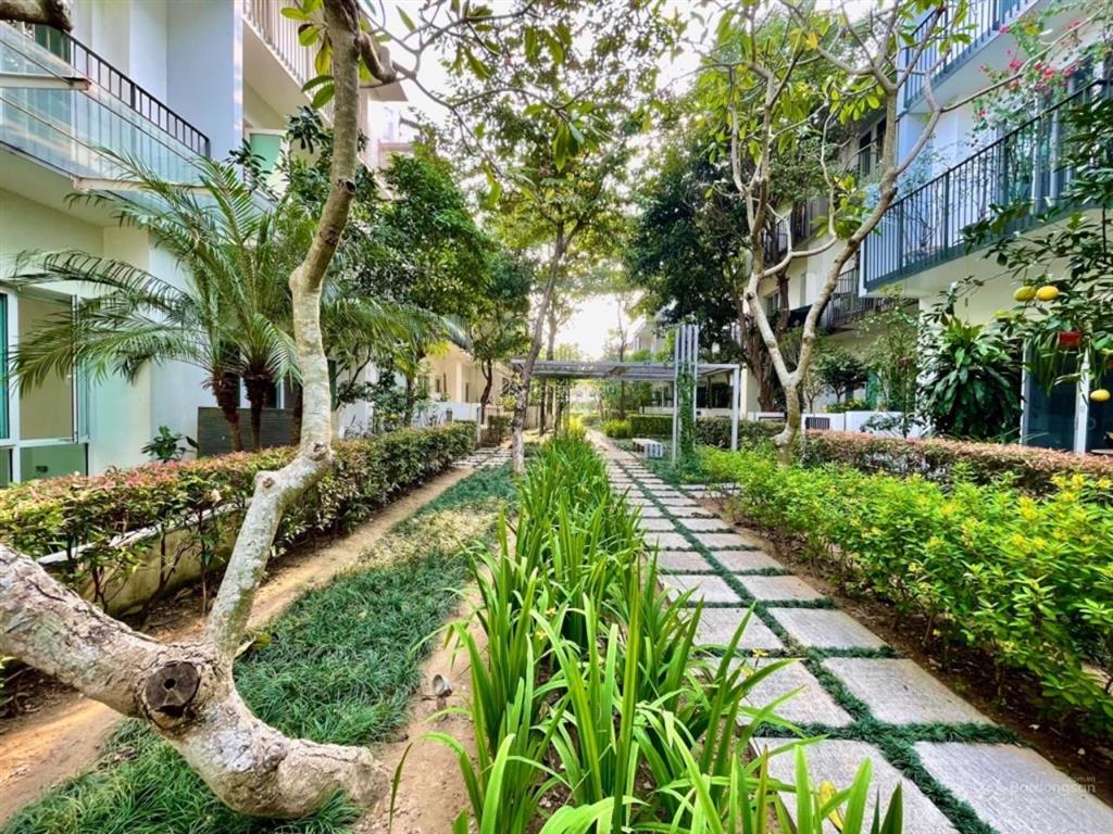 Gia đình cần bán bán biệt thự parkcity hà nội, 120m2, mặt tiền 6m, giá hợp lý