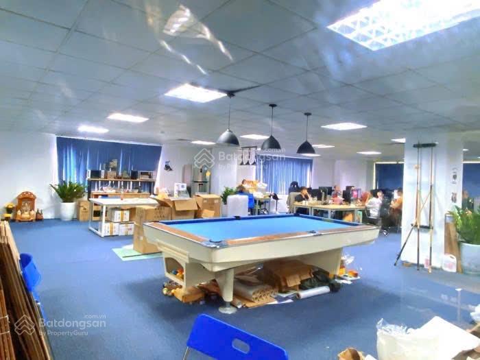 Mặt phố đê la thành  đống đa toà nhà 310m2, 12 tầng, mt 13m, dòng tiền 500tr/tháng