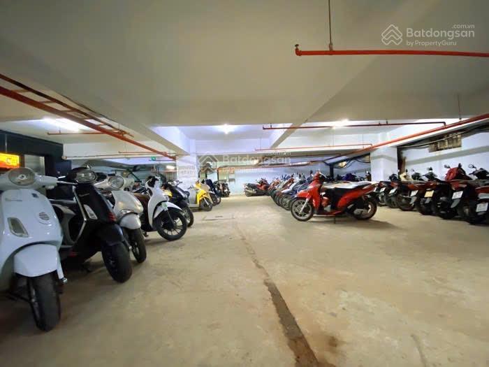 Mặt phố đê la thành  đống đa toà nhà 310m2, 12 tầng, mt 13m, dòng tiền 500tr/tháng