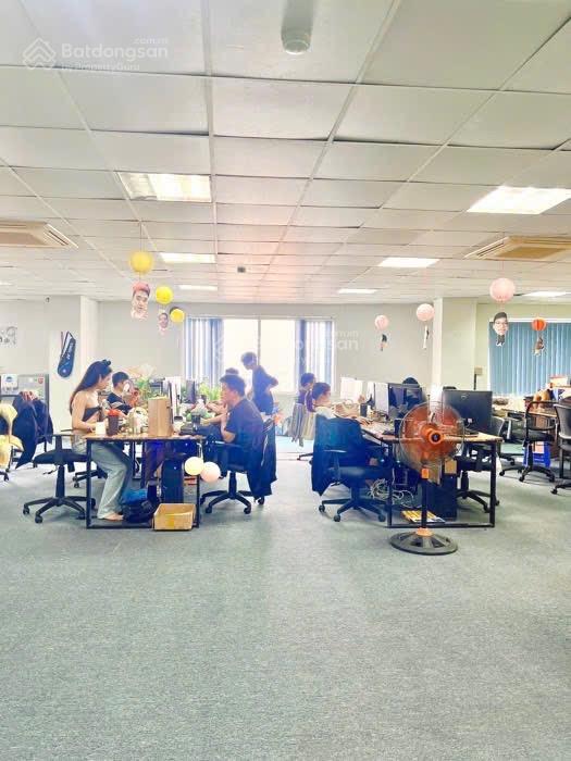 Mặt phố đê la thành  đống đa toà nhà 310m2, 12 tầng, mt 13m, dòng tiền 500tr/tháng