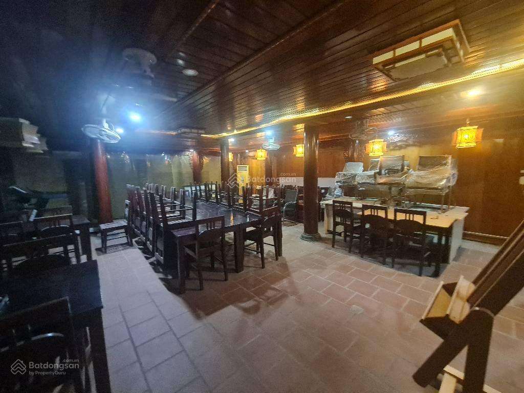 Bán nhà biệt thự gỗ 400m2, sân vườn 2 tầng tại trung tâm quận đống đa, phố xã đàn