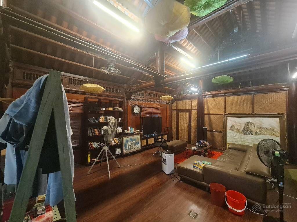 Bán nhà biệt thự gỗ 400m2, sân vườn 2 tầng tại trung tâm quận đống đa, phố xã đàn