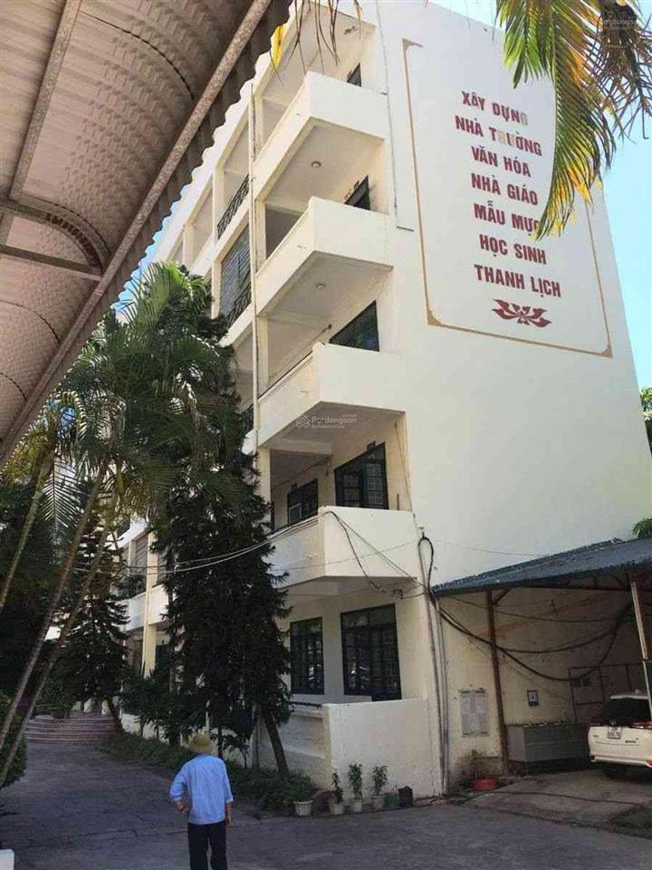 Bán trung tâm đào tạo, trường trung cấp, thpt tại long biên dt 5000m2, 600 sinh viên.