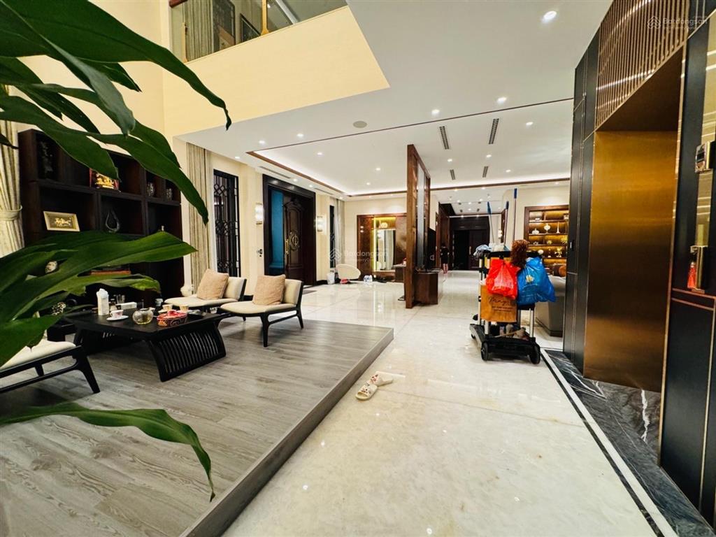 Siêu biệt thự lô góc 600m2 kđt mới yên hòa, kiến trúc đẳng cấp, tài sản dành cho giới tinh hoa.