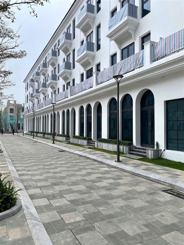 SH 99.1m² M.Đường 21m Sunshine Golden River – Hai mặt thoáng, 5 tầng + hầm