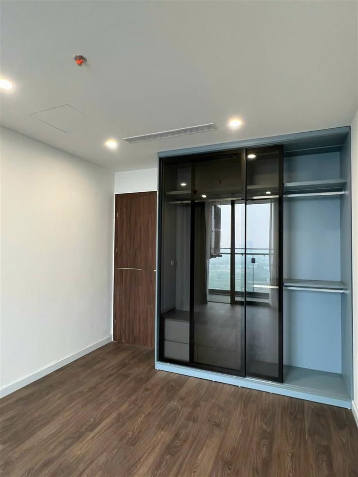 CHO THUÊ CH GÓC 3PN SUNSHINE GOLDEN RIVER  VIEW CÔNG VIÊN 66HA  30 TRIỆU/THÁNG
