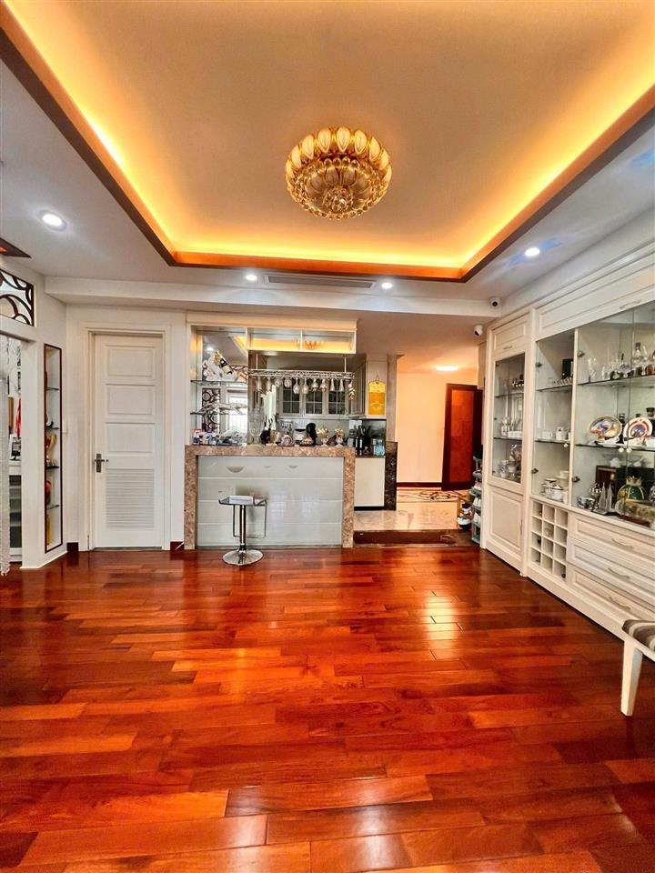 BÁN CH 4PN E5 CIPUTRA  142M²  NỘI THẤT GỖ GIÁNG HƯƠNG  GẦN GA METRO SỐ 2  GIÁ 16 TỶ