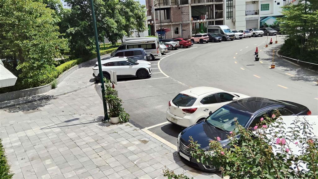 HIẾM TẠI CIPUTRA! 180M² GÓC 3 THOÁNG MỞ CAFE  2 MẶT ĐƯỜNG  45 TRIỆU/THÁNG