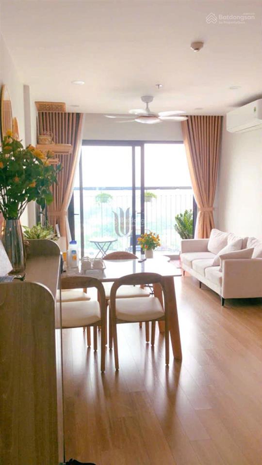 Chính chủ gửi bán trong tuần ch 2pn, dt 54.9m2, giá 4 tỉ the imperia smart city.  0824 554 ***