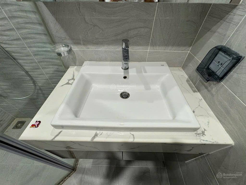 Chính chủ bán gấp trong tuần ch 2pn + 1, dt 73m2 the tonkin  smart city.  0824 554 ***