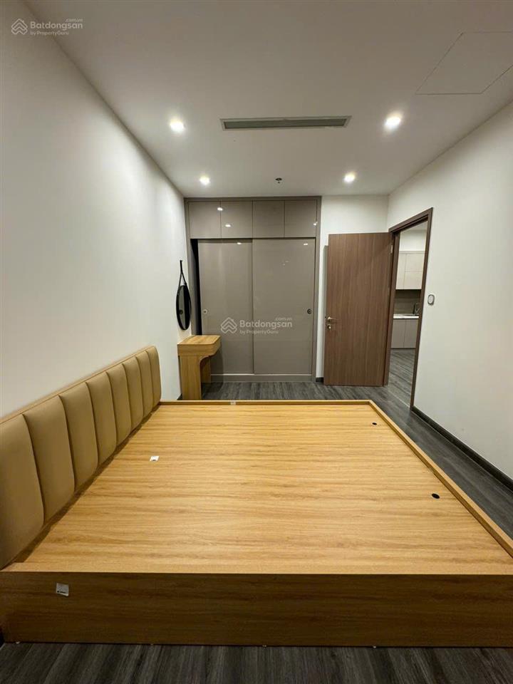 Chính chủ bán gấp trong tuần ch 2pn + 1, dt 73m2 the tonkin  smart city.  0824 554 ***