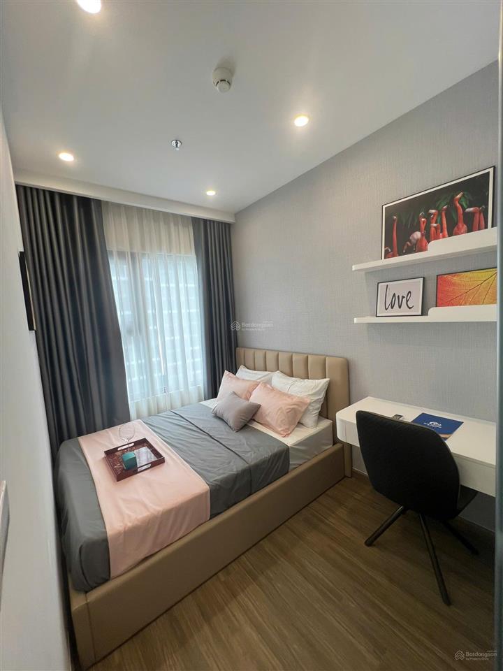 Chính chủ bán gấp trong tuần ch 2pn + 1, dt 64m2, the sakura  smart city, giá 4.8 tỷ  0824 554 ***