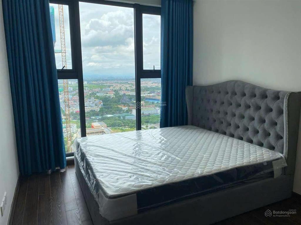 Chính chủ cần bán gấp ch 1pn + 1 tại vinhomes smart city, dt 43m2 giá 4 tỷ.  0824 554 ***