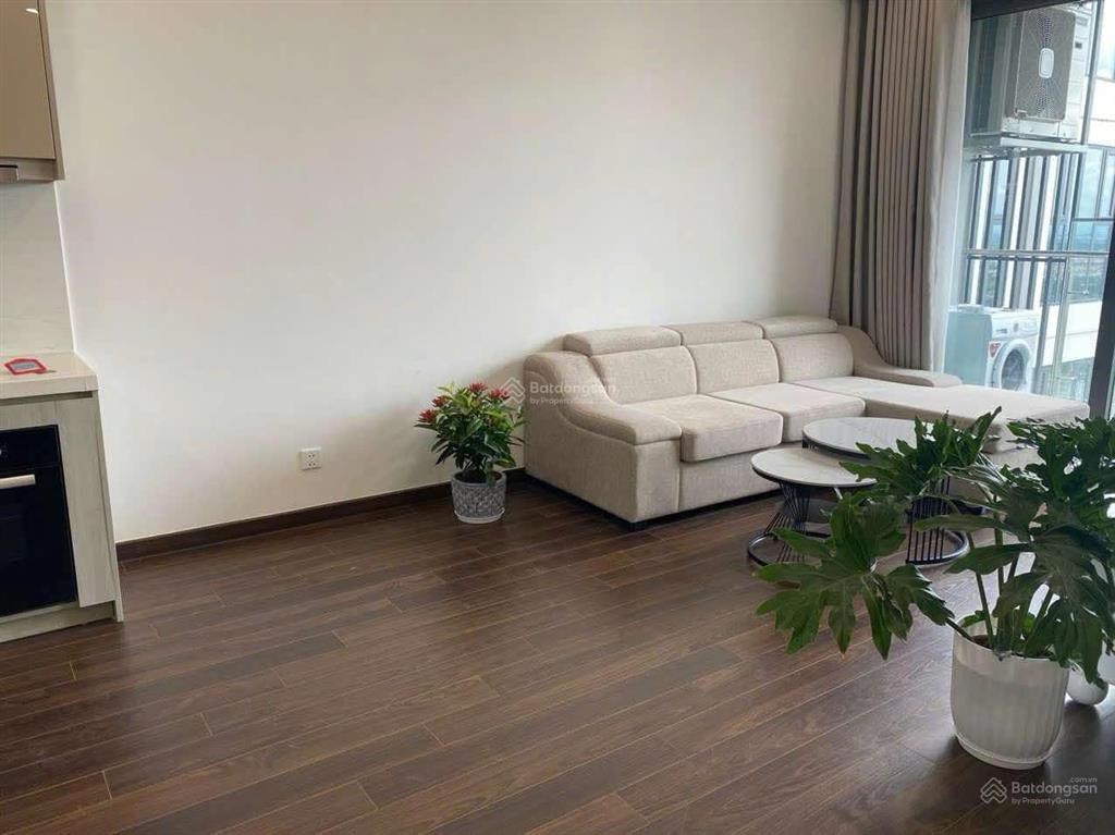 Chính chủ cần bán gấp ch 1pn + 1 tại vinhomes smart city, dt 43m2 giá 4 tỷ.  0824 554 ***