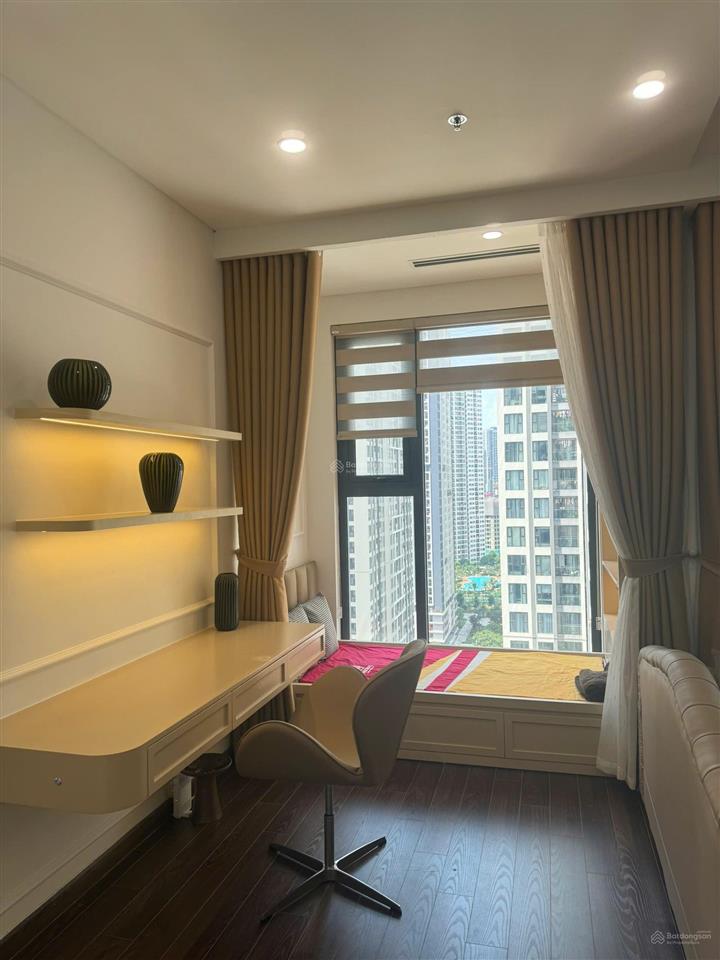 Chính chủ bán gấp trong tuần ch 2pn + 1, dt 64m2, masteri west height  smart city giá bao phí