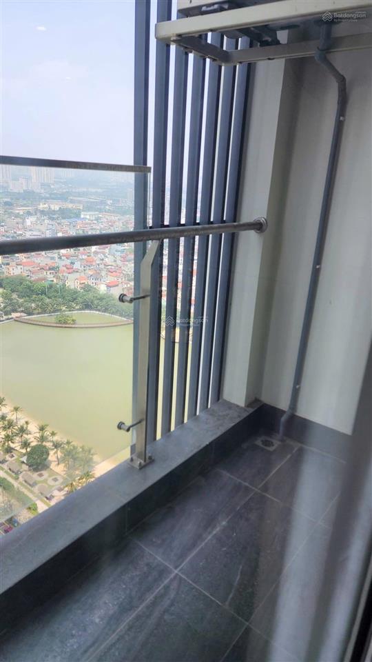 Chính chủ bán gấp trong tuần ch 3pn, dt 75m2, masteri west heights  smart city, giá 6 tỷ bao phí