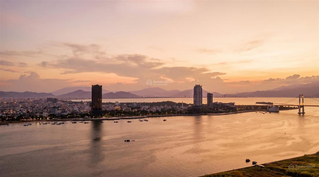 Quỹ độc quyền căn studio và 1 ngủ view sông hàn giá tốt nhất thị trường, tầng 1030. sun symphony 5