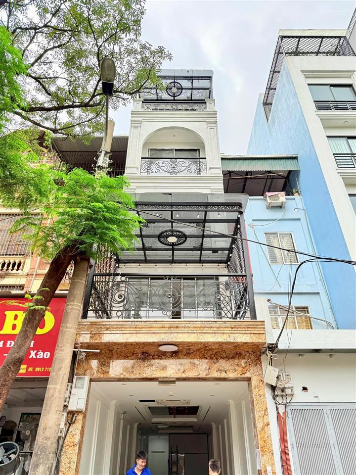 Mặt phố mai dịch 7 tầng thang máy thông sàn vỉa hè oto tránh mở được 2 mặt phố và ngõ sau 31 tỷ