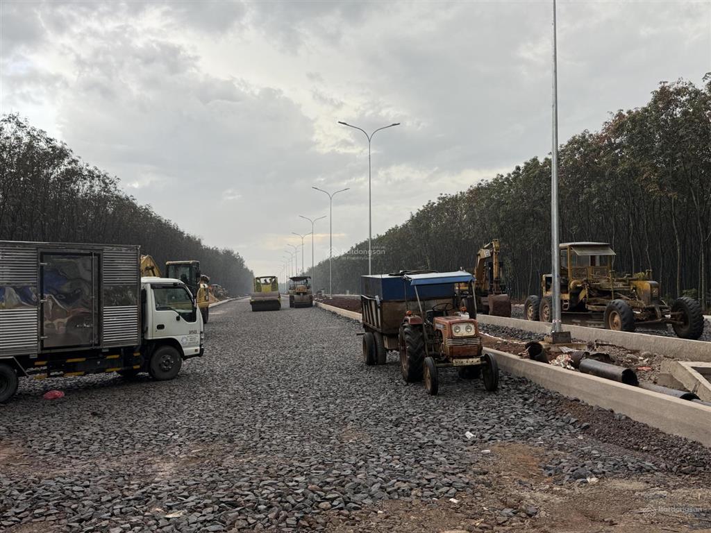 Kẹt tiền ngân hàng trả nợ cần bán gấp 400m2 đất giá 4,3tr/m2