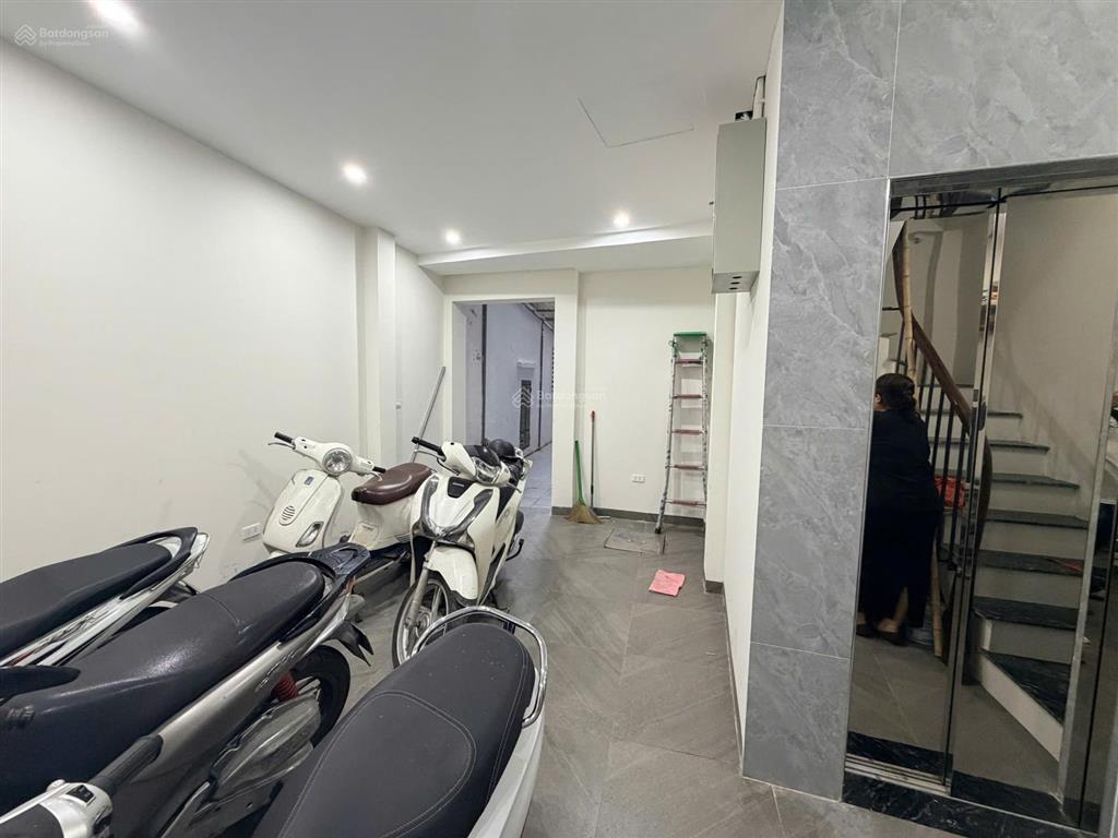 Rẻ nhất thị trường đống đa | nhỉnh 12 tỷ 50m 6 tầng thang máy  dòng tiền 360tr/ năm