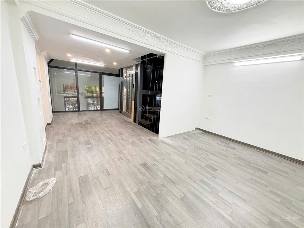 Mặt phố hoàng cầu  48m  9 tầng thang máy