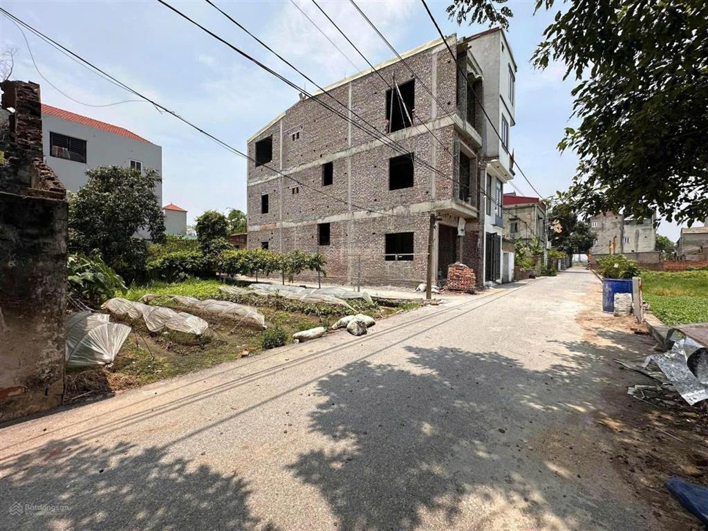 Cần bán nhanh mảnh đất 73,7m2 ngay cạnh trường đại học fpt