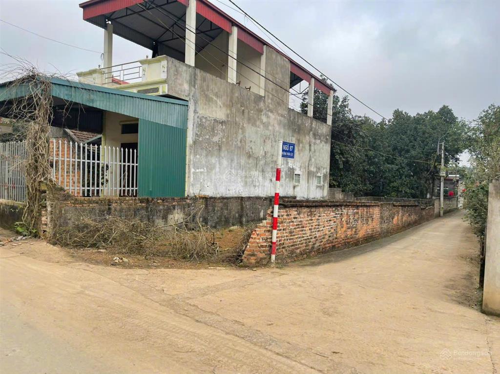 Ngộp bank cần chuyển nhượng 103m2 ngay tân xã hòa lạc