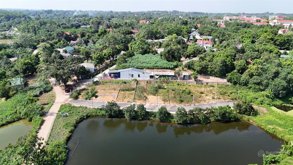 Cần bán nhanh mảnh đất 108m2 ngay trục chính làng