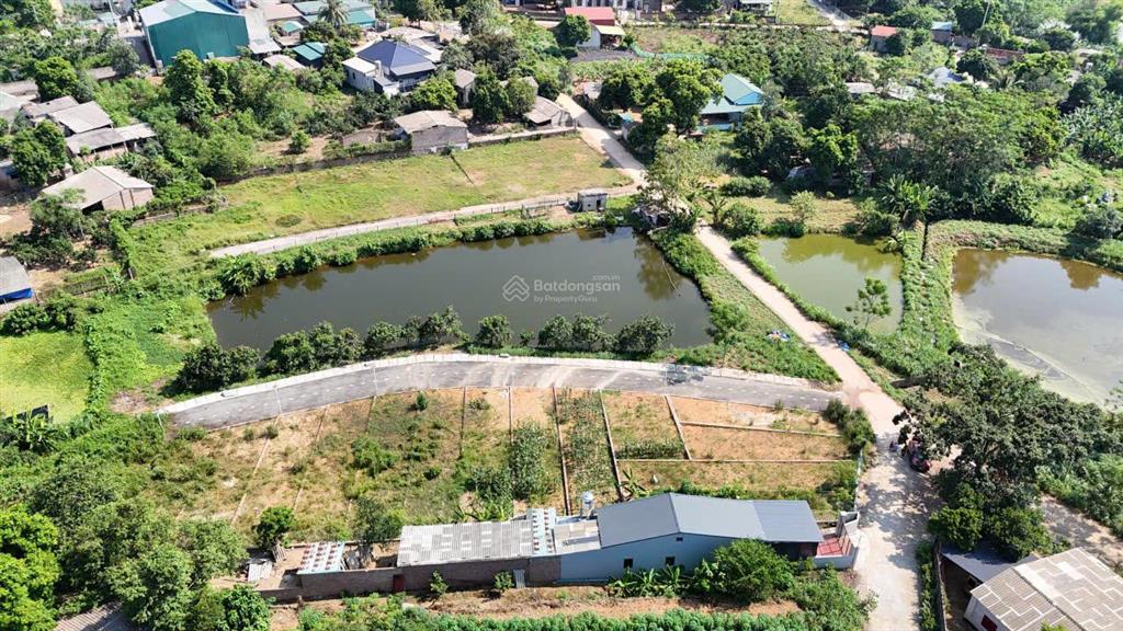 Cần bán nhanh mảnh đất 108m2 ngay trục chính làng