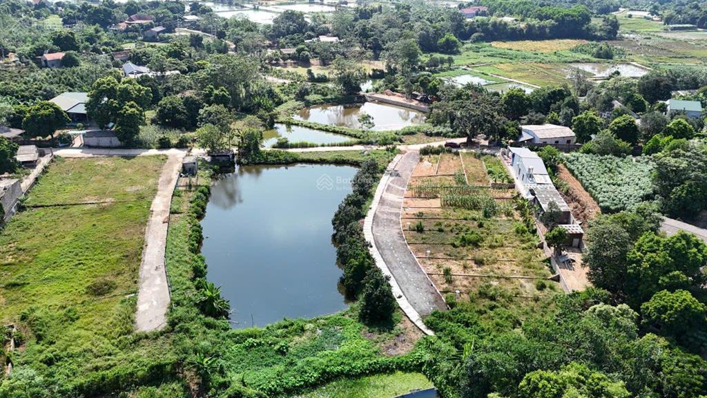 Cần bán nhanh mảnh đất 108m2 ngay trục chính làng