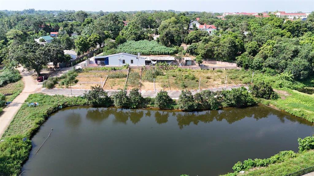 Cần bán nhanh mảnh đất 108m2 ngay trục chính làng