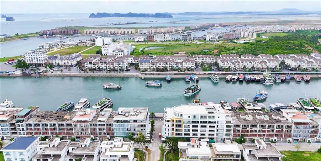 Bán l74 dt 108m2, tuần châu marina hạ long 5.5 tầng, mặt tiền 6m gần hạ long xanh.  0969 162 ***
