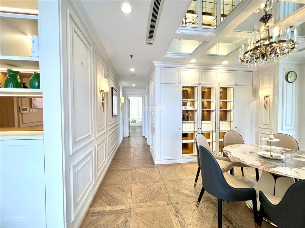 Cho thuê gấp chcc oriental plaza, tân phú. dt 82m2, 2pn, 2wc. giá 10tr  0932 874 ***  hoà