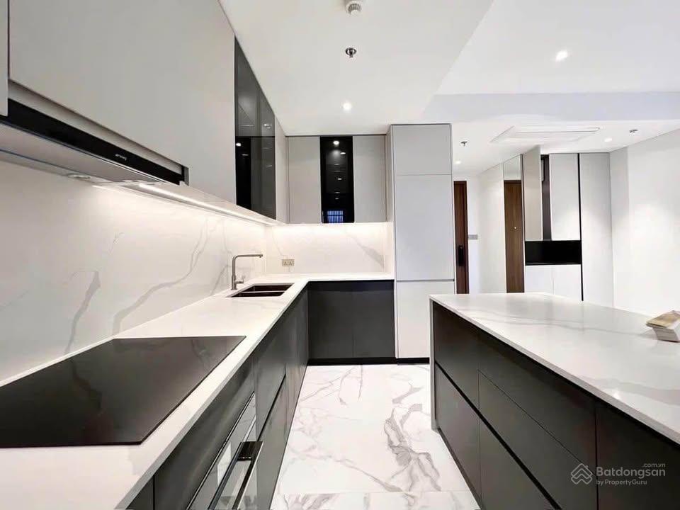 Cho thuê căn hộ kingston phú nhuận, dt 82m2, 2pn  2wc. giá tốt 15tr/th.  0932 874 ***  hoà
